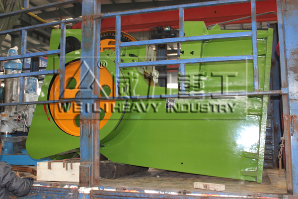 80噸固定臺乘沖床裝車發貨