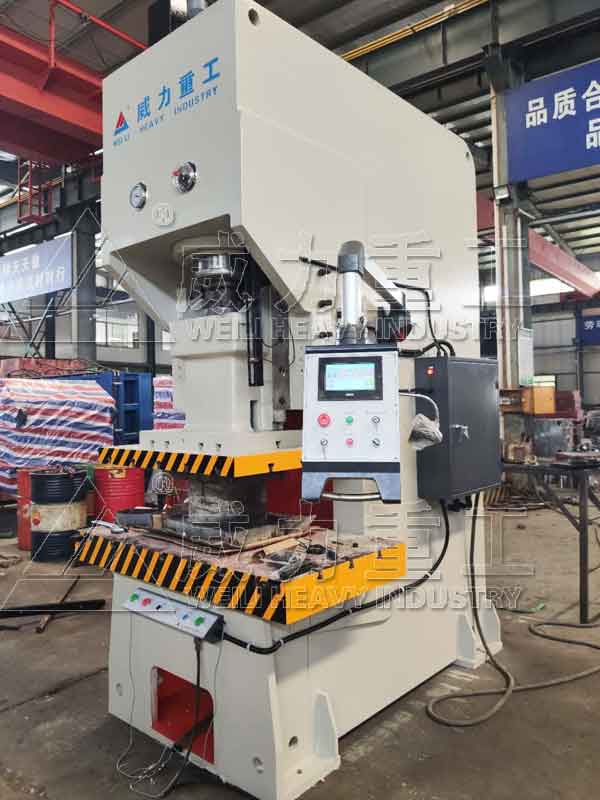 C形液壓沖床車間調(diào)試