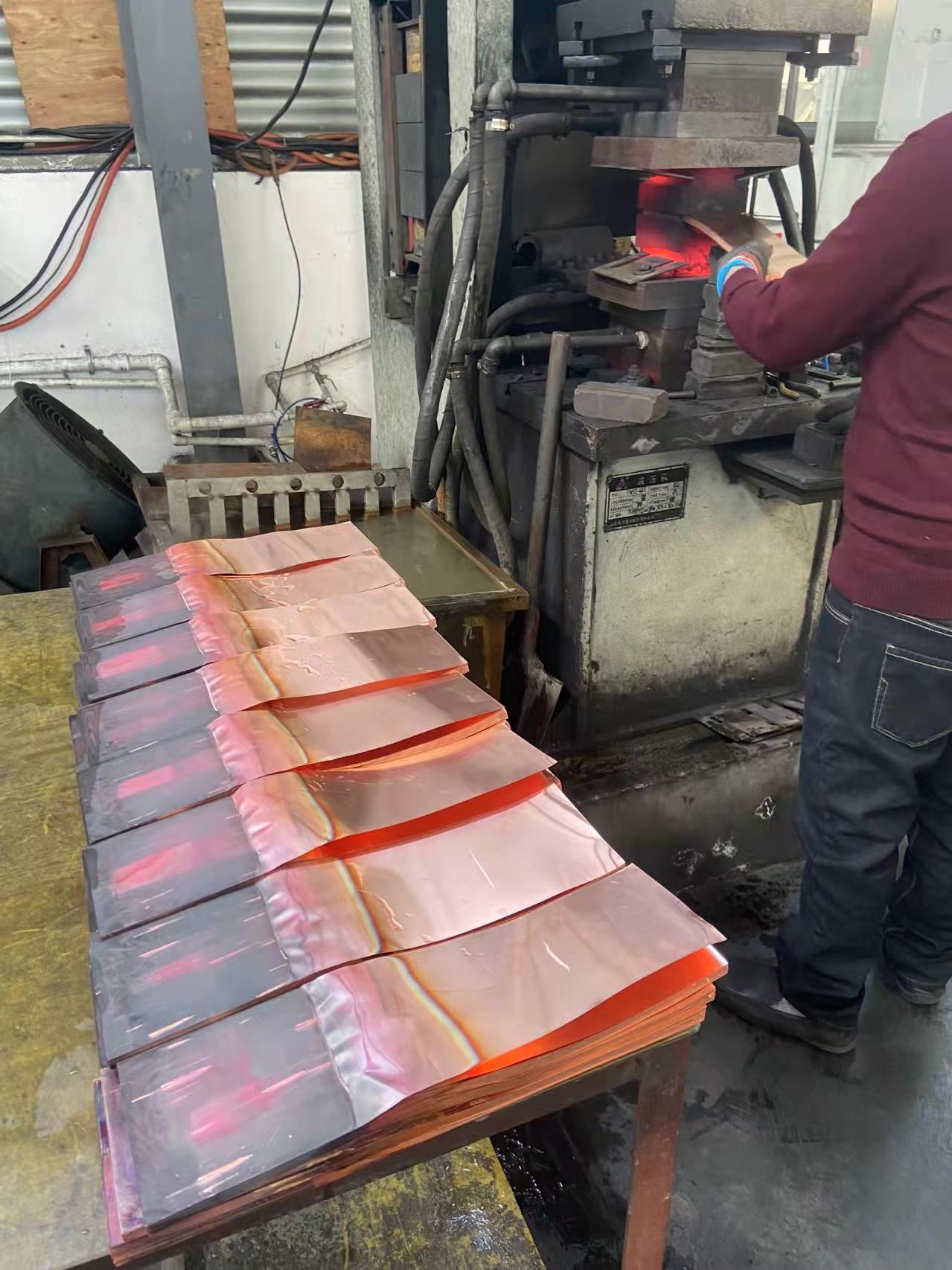 100噸液壓沖床壓焊鋁箔片