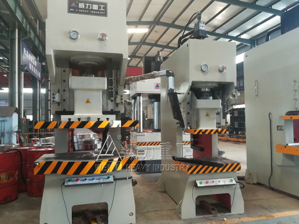 200噸油壓沖床壓力機(jī)